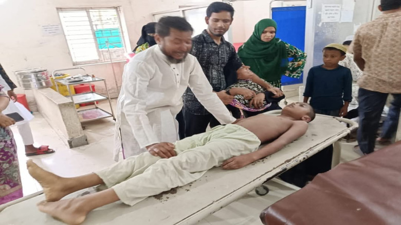 সোনারগাঁয়ে মাদ্রাসা পড়ুয়া ১১ বছর বয়সী ছাত্র গলায় ফ...