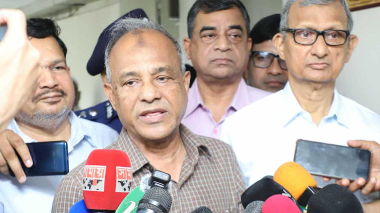 পরিবহনে ডাকাতি এড়াতে স্টপেজ থেকেই যাত্রীদের ছবি তু...