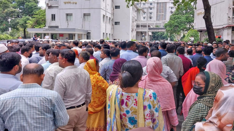 সরকারি চাকরি অধ্যাদেশ পুনর্বিবেচনায় কমিটি করছে সরক...