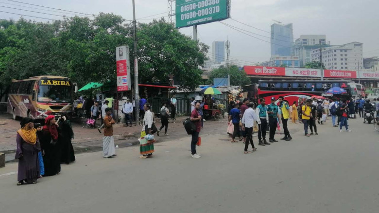 স্বস্তিতেই ঢাকায় ফিরছে মানুষ...