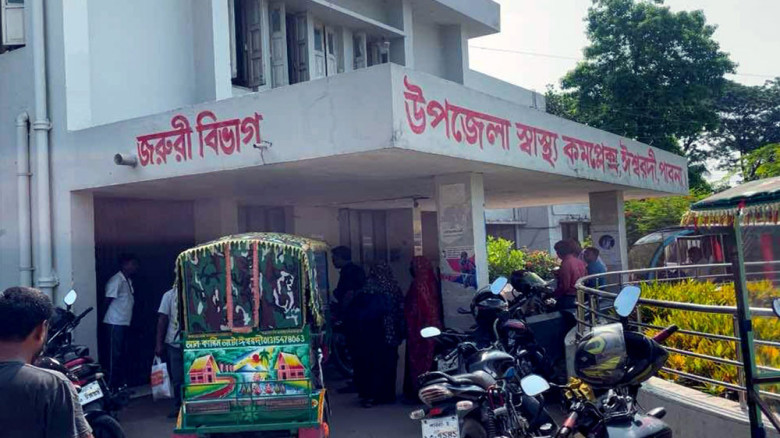 কাভার্ড ভ্যানচাপায় মা-মেয়েসহ নিহত ৩...