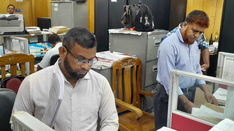 ১০ দিন পর খুলল সচিবালয়, সবার মধ্যে ঈদের আমেজ...