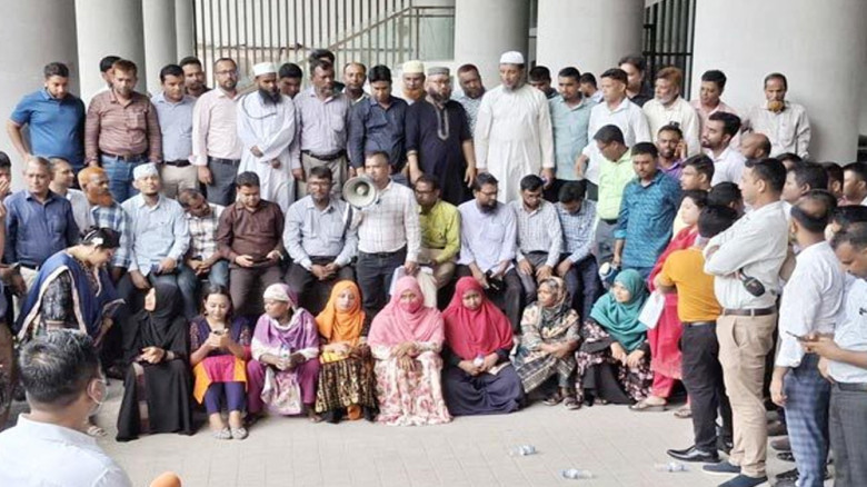 সচিবালয়ে ফের আন্দোলনে সরকারি কর্মকর্তা-কর্মচারীরা...