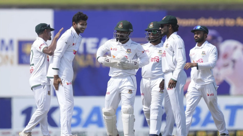 নাঈমের দুর্দান্ত বোলিংয়ে শ্রীলঙ্কাকে পিছিয়ে রাখল...