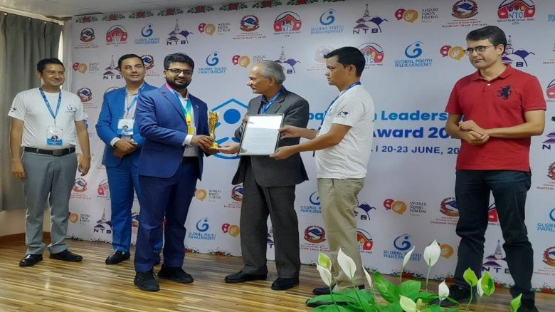 গ্লোবাল ইয়ুথ লিডারশিপ অ্যাওয়ার্ড পেলেন বাংলাদেশি ...