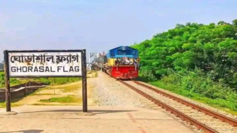 ঘোড়াশাল টু নরসিংদী : রেল লাইনের পাশ দিয়ে সড়ক নির্ম...