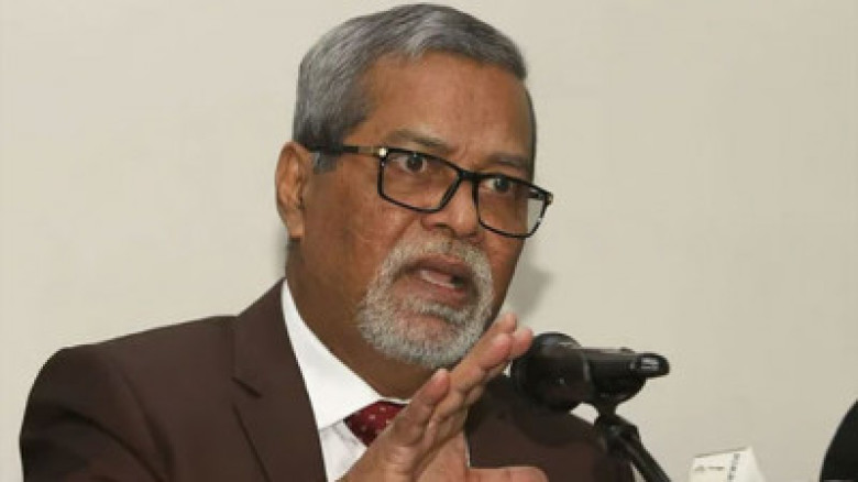 সাবেক সিইসি নুরুল হুদাকে ধরে পুলিশে দিল বিক্ষুব্ধর...