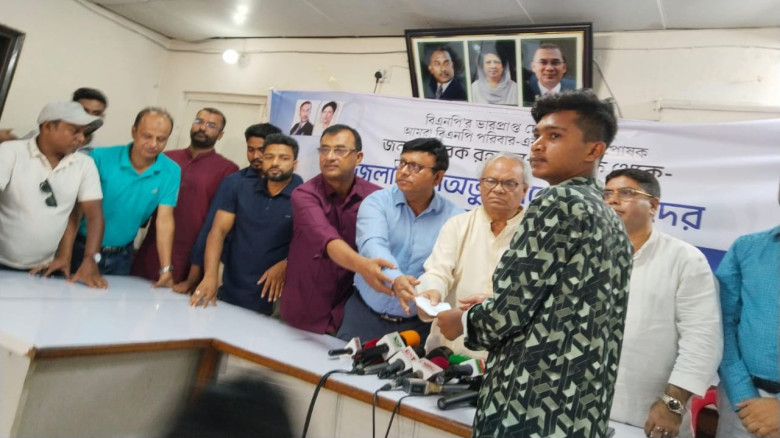 আহত শিক্ষার্থীদের চিকিৎসা সহায়তা দিলেন তারেক রহমান...