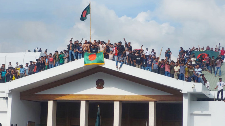 মাসব্যাপী গণ-অভ্যুত্থান পালনে ৩৬ সদস্যের জাতীয় কম...