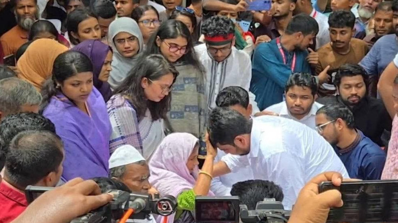 শহীদ আবু সাঈদের মায়ের দোয়া নিয়ে এনসিপির জুলাই পদযা...