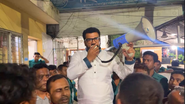 সাজ্জাদুল মিরাজের আশ্বাসে থানা ত্যাগ করলেন বিক্ষোভ...