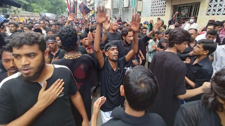 ‘হায় হোসেন’, ‘হায় হোসেন’ ধ্বনিতে মুখরিত তাজিয়া মিছ...