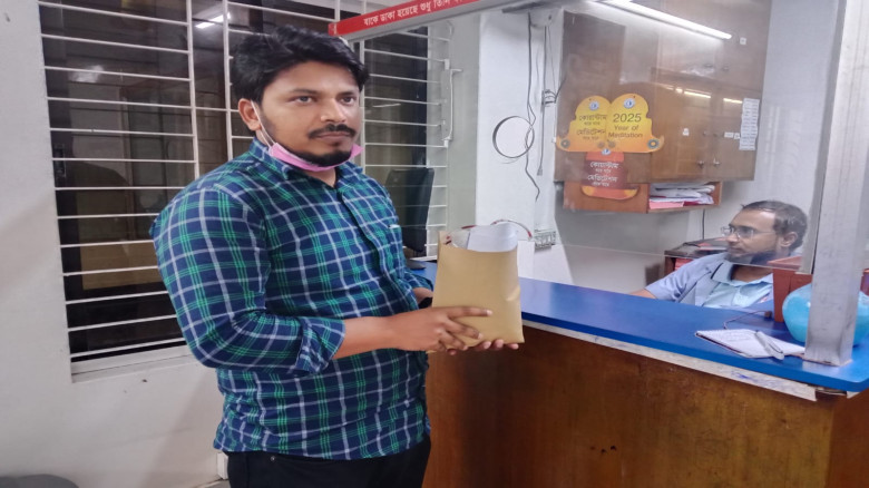 মুমূর্ষের সেবায় মধ্যরাতের মানবিক লেনদেন...