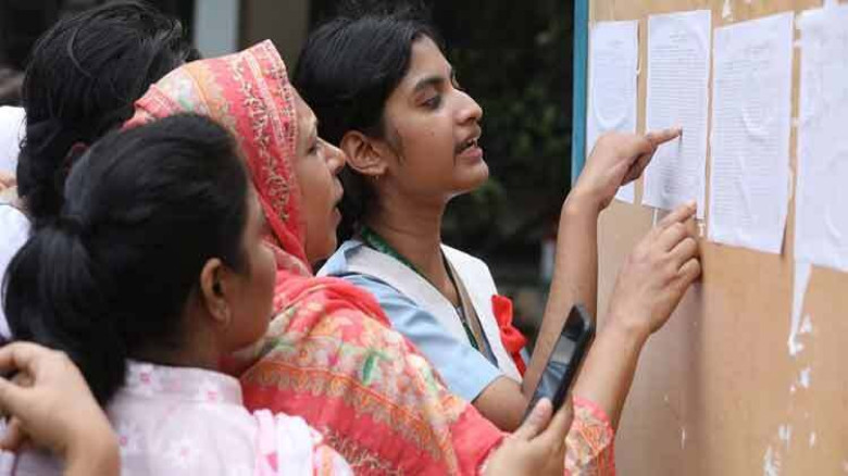 যুক্ত হচ্ছে ‘জুলাই গণঅভ্যুত্থান’ কোটা, বাদ পড়ছে মু...