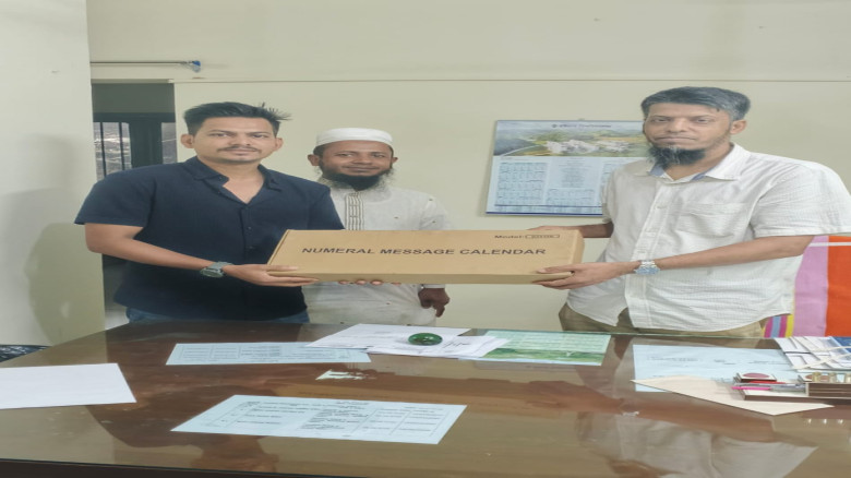 চবি ছাত্রদল নেতা শাফায়াত হোসেনের উদ্যোগে মসজিদে ঘড়...
