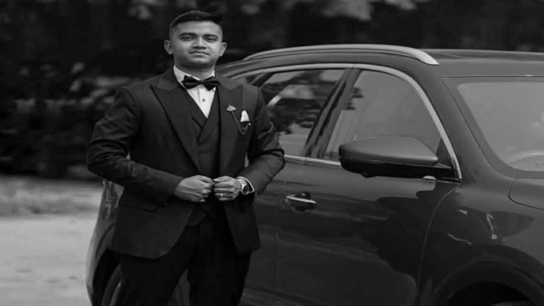 মারা গেলেন বিমানটির পাইলট তৌকির...