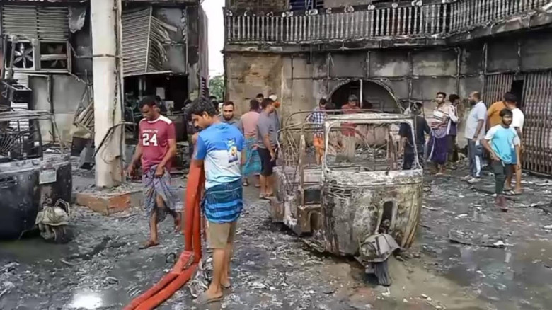 হবিগঞ্জে সিএনজি পাম্পে ভয়াবহ অগ্নিকাণ্ড...