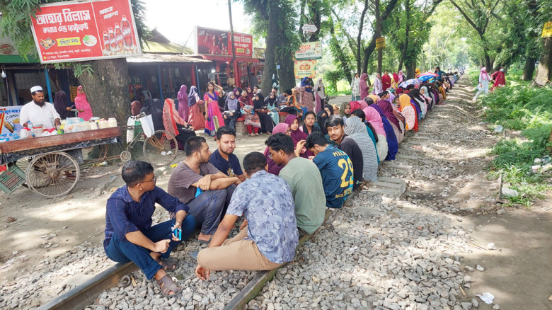 বাকৃবি শিক্ষার্থীদের দাবি না মানায় ঢাকা-ময়মনসিংহ...