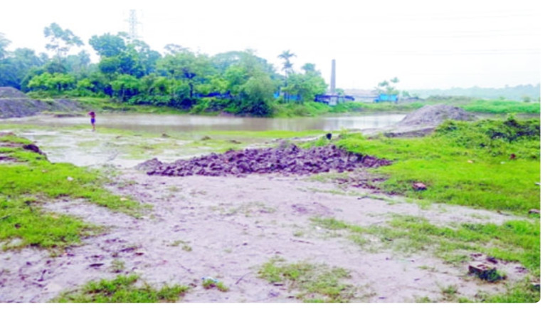 খুলনা রূপসার পল্লীতে সরকারি রাস্তা দখলের অভিযোগ, ই...