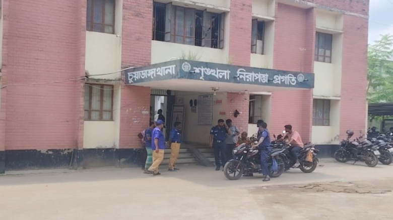 চুয়াডাঙ্গায় প্রণোদনার নামে ১৬ হাজার টাকা আত্মসাৎ, ...