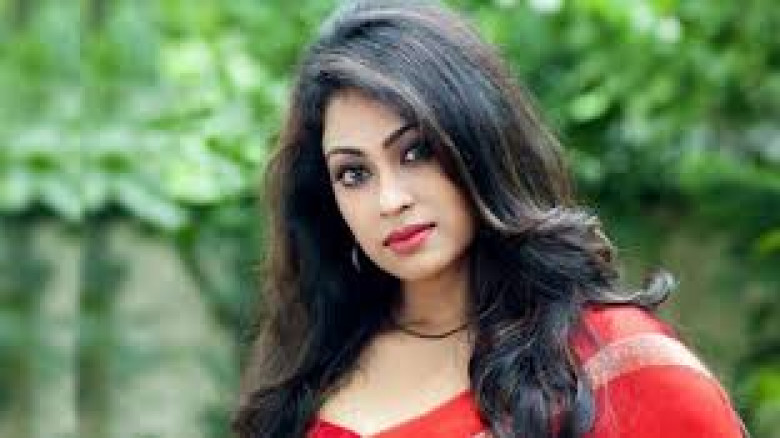 যে কারণে ক্ষমা চাইলেন পপি...