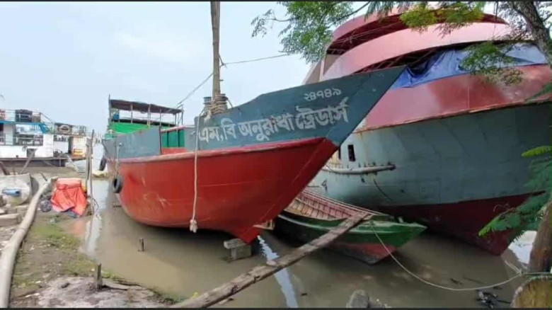 নদী পথে ট্রলার চুরির শক্তিশালী সিন্ডিকেট মোংলায় !...