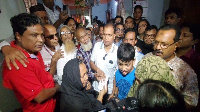 বগুড়ায় নিহত যুবদল নেতা রাহুল সরকারের পরিবারের পাশে...