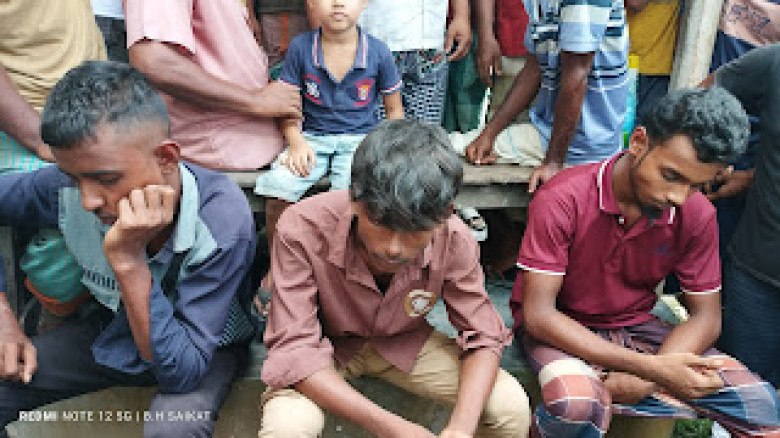 বাঘায় চোরাই পণ্য বিক্রির সময় আটক, মুক্তি মিললো শাল...