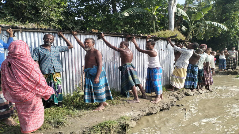তিস্তার স্রোতে গ্রাস কিশোরপুর, হোকডাঙ্গা ও জুয়ান স...