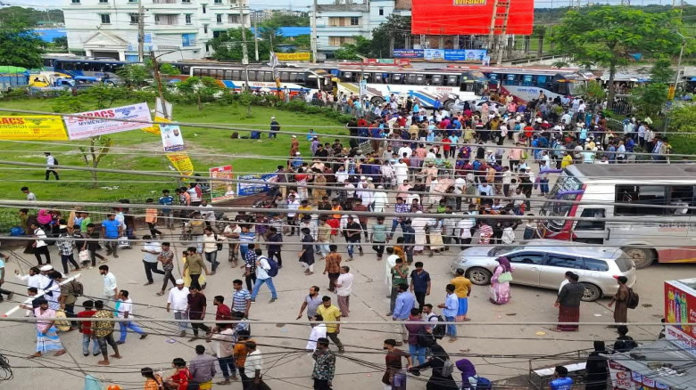 পাঁচ ঘন্টা পর ঢাকা ময়মনসিংহ মহাসড়কে যান চলাচল স্বা...