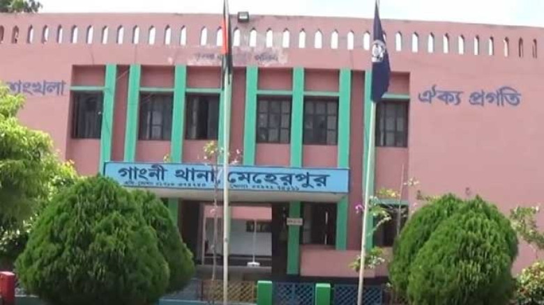 গাংনী থানা পুলিশের অভিযানে দুই নারী আসামীসহ গ্রেপ্...