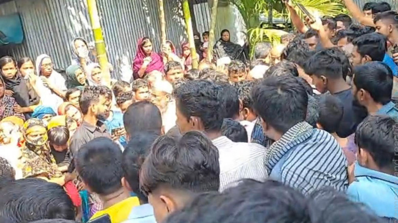 ইলিশ কিনতে গিয়ে নৌ-পুলিশের ধাওয়ায় নদীতে ঝাঁপ, যুবক...