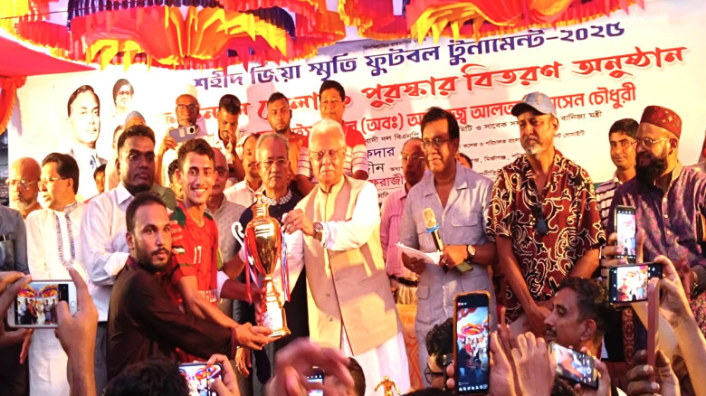 মির্জাগঞ্জে শহীদ জিয়া স্মৃতি ফুটবল টুর্নামেন্টের ফ...