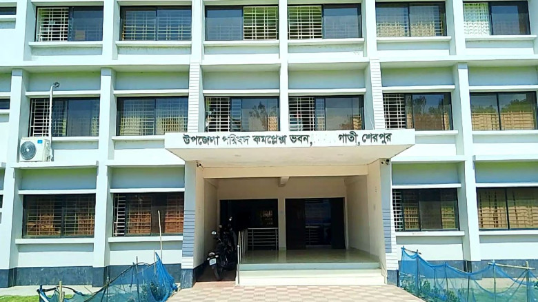 ঝিনাইগাতী উপজেলা পরিষদ ভবনকে নতুন আঙ্গিকে সাজানো হ...