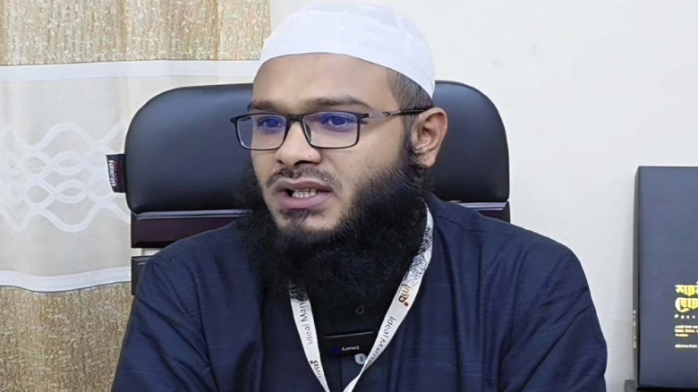মেয়েদের ১২-১৩ বছরেই বিয়ের যুক্তি দিচ্ছেন কাসেমী...