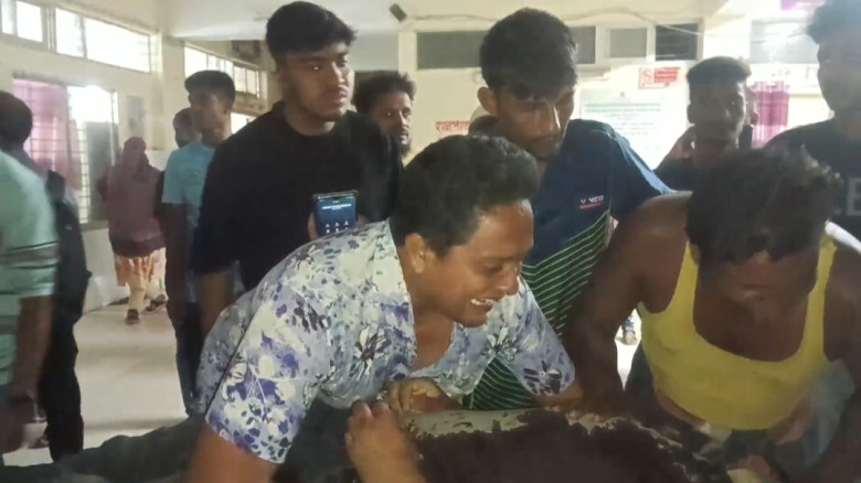 গাংনীতে সড়ক দুর্ঘটনায় নিহত ১...