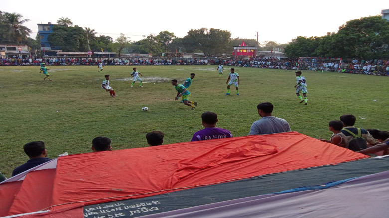 বাঘায় ইউএনও কাপ ফুটবল  টুর্নামেন্ট-২০২৫, ৩-১ গোলে ...