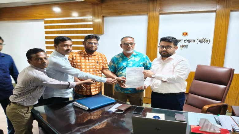 খুলনায় সওজ মাস্টাররোল কর্মচারীদের সমাবেশ ও স্মারকল...