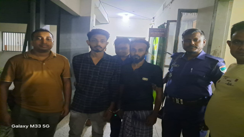 ঢাকা থেকে চুরি যাওয়া ৬ ভরি সোনার গহনা ও নগদ ৪ লাখ ...