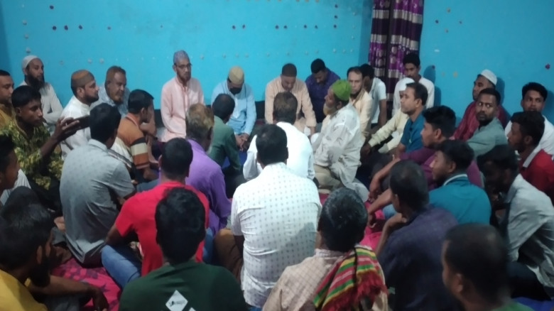 ঘোড়াঘাটে তাঁতী দল নেতার রুহের মাগফেরাত কামনা করে দ...