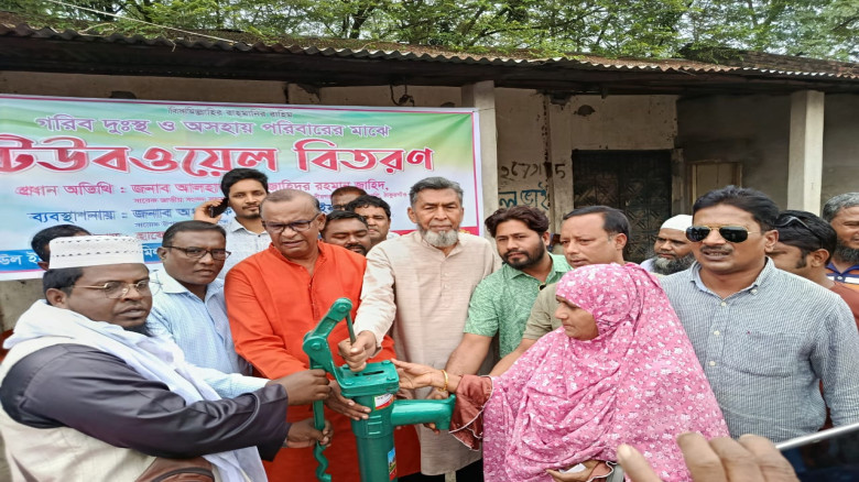 পীরগঞ্জে অসহায় ও দুস্থ পরিবারের মাঝে বিনামূল্যে টি...