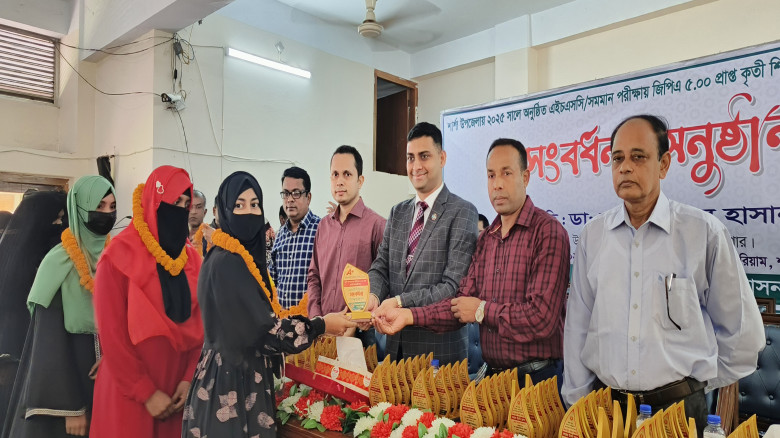 শার্শায় এইচএসসি জিপিএ-৫ প্রাপ্ত শিক্ষার্থীদের সংবর...