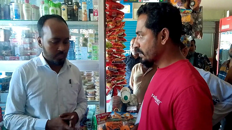 ঝিনাইগাতীতে ভোক্তা অধিকার আইন বাস্তবায়নে অভিযান...