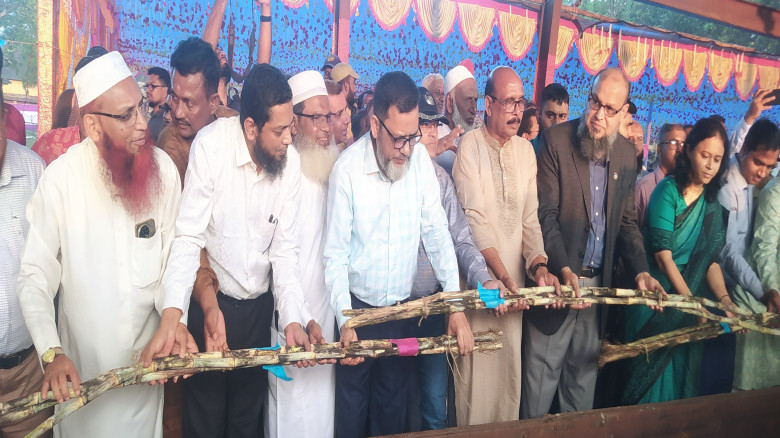 নর্থ বেঙ্গল সুগার মিলে ৯৩ তম আখ মাড়াই মৌসুমের উদ্ব...
