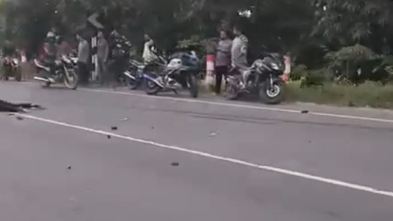 রাজশাহীতে ট্রাকচাপায় নিহত ৩...