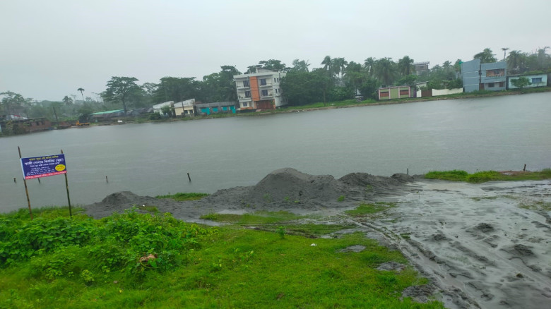 বরিশালে শতবর্ষী সীতারাম বসুর দিঘী উদ্ধারে তদন্তের ...