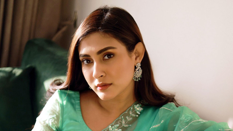 মেহজাবীনের বিরুদ্ধে গ্রেফতারি পরোয়ানা...