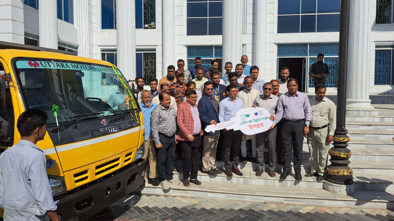 ভোলা পৌরসভার বর্জ্য অপসারণে জিজেইউএসের পক্ষ থেকে ন...