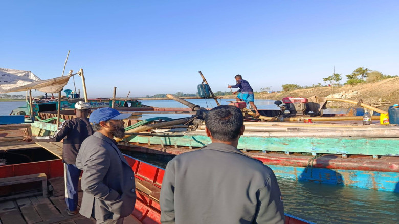 জগন্নাথপুরে বালু খেকোদের বিরুদ্ধে অভিযানে এসিল্যান...