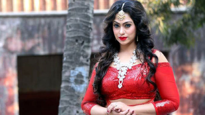 চিত্রনায়িকা পপিকে আইনি নোটিশ...
